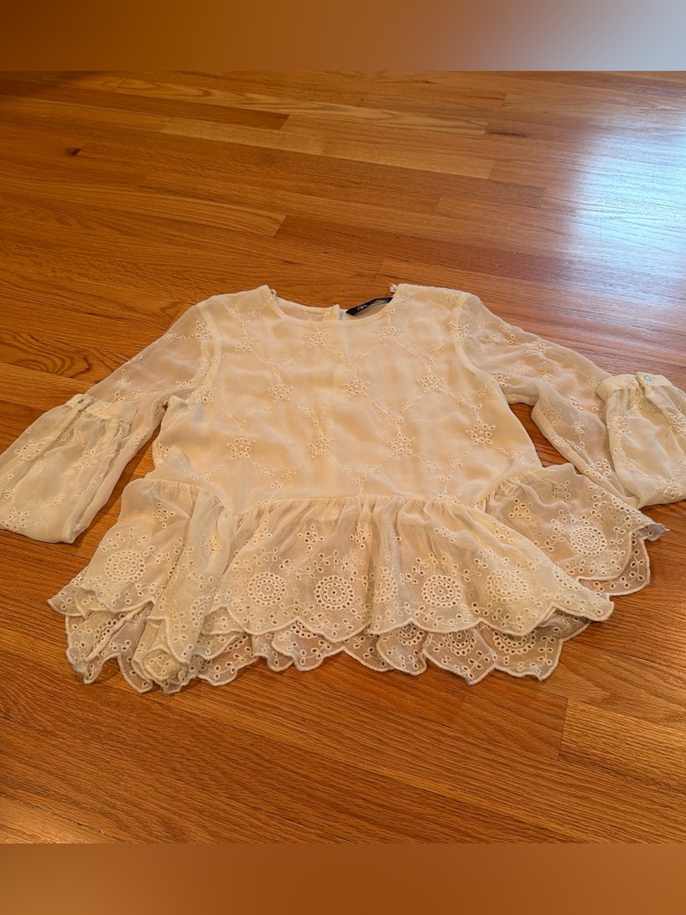 Zara Cream eyelet lace blouse with ruffled hem and long sleeves